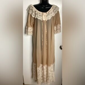 Elegant Lace Trim Robe in Cream XL